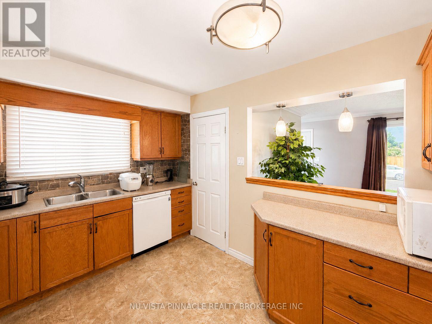 15 Gregory Place, St. Thomas, Ontario  N5R 4S4 - Photo 10 - X13662448