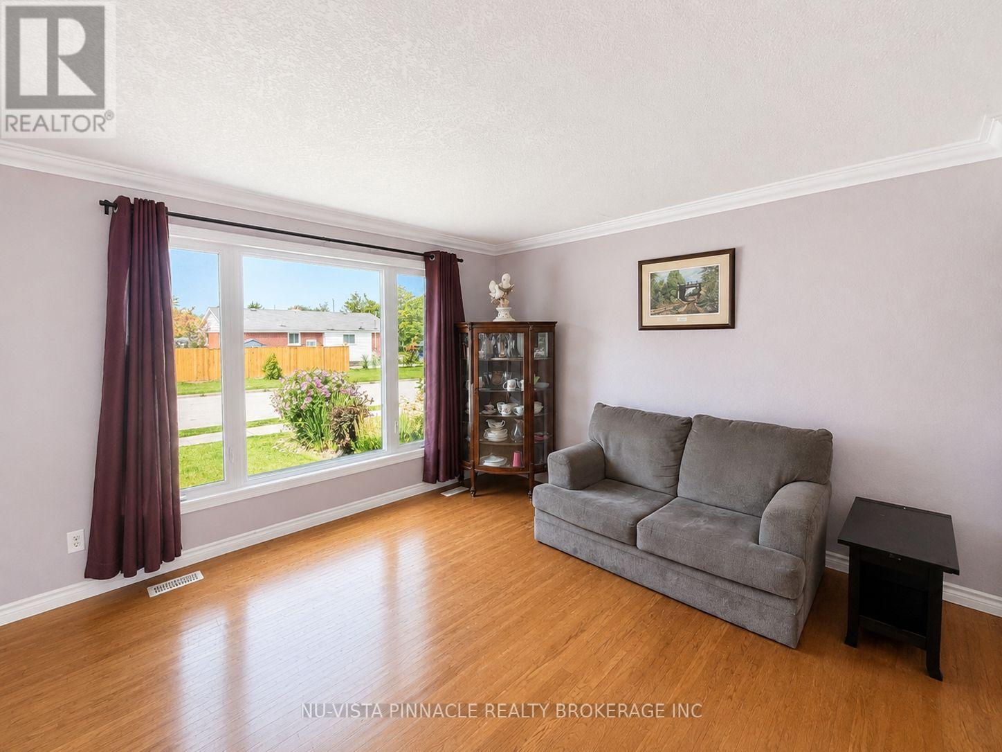 15 Gregory Place, St. Thomas, Ontario  N5R 4S4 - Photo 4 - X13662448