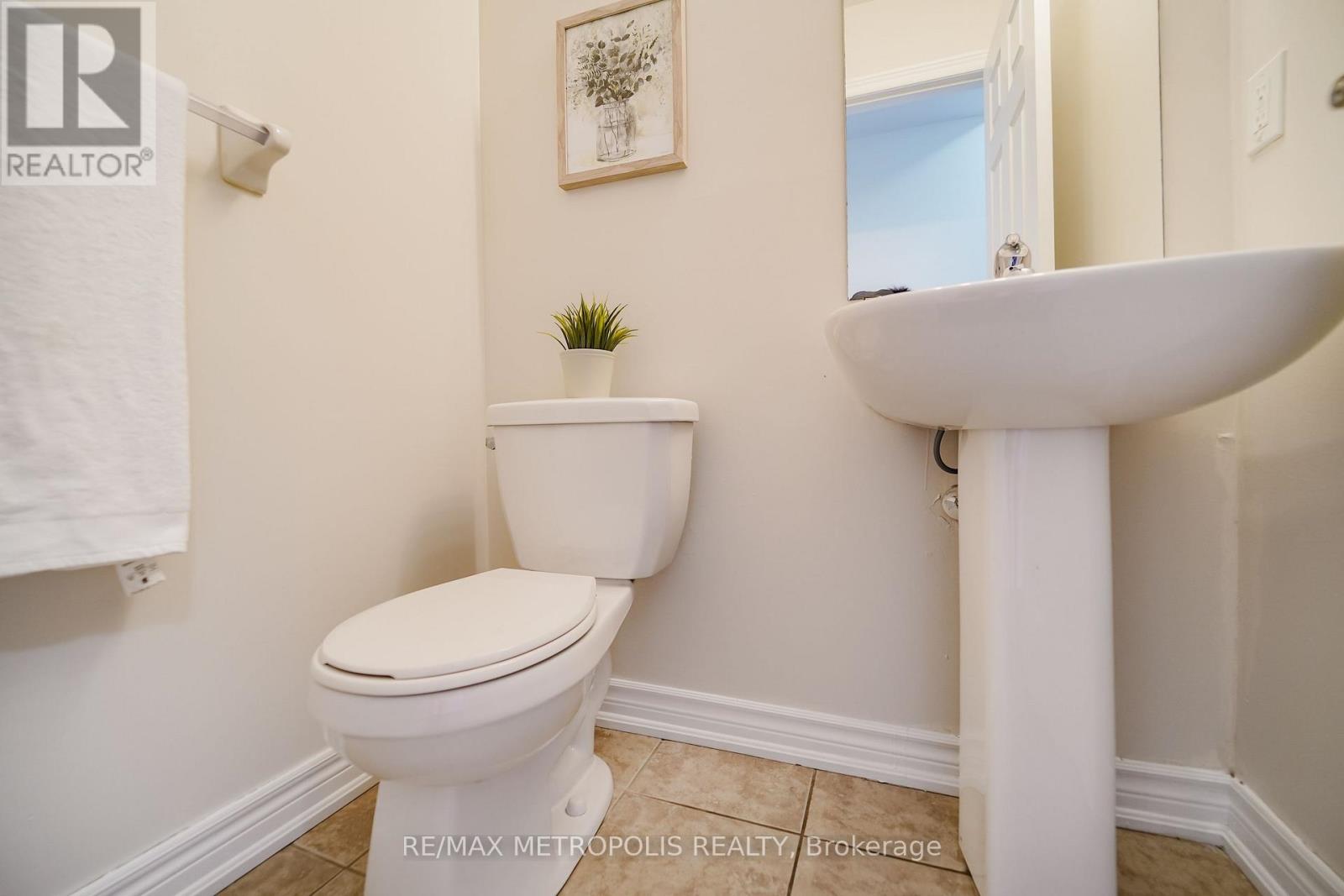 3767b St Claire Avenue E, Toronto, Ontario  M1M 0C8 - Photo 25 - E13662398