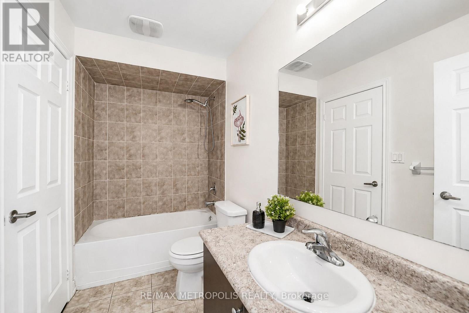 3767b St Claire Avenue E, Toronto, Ontario  M1M 0C8 - Photo 32 - E13662398
