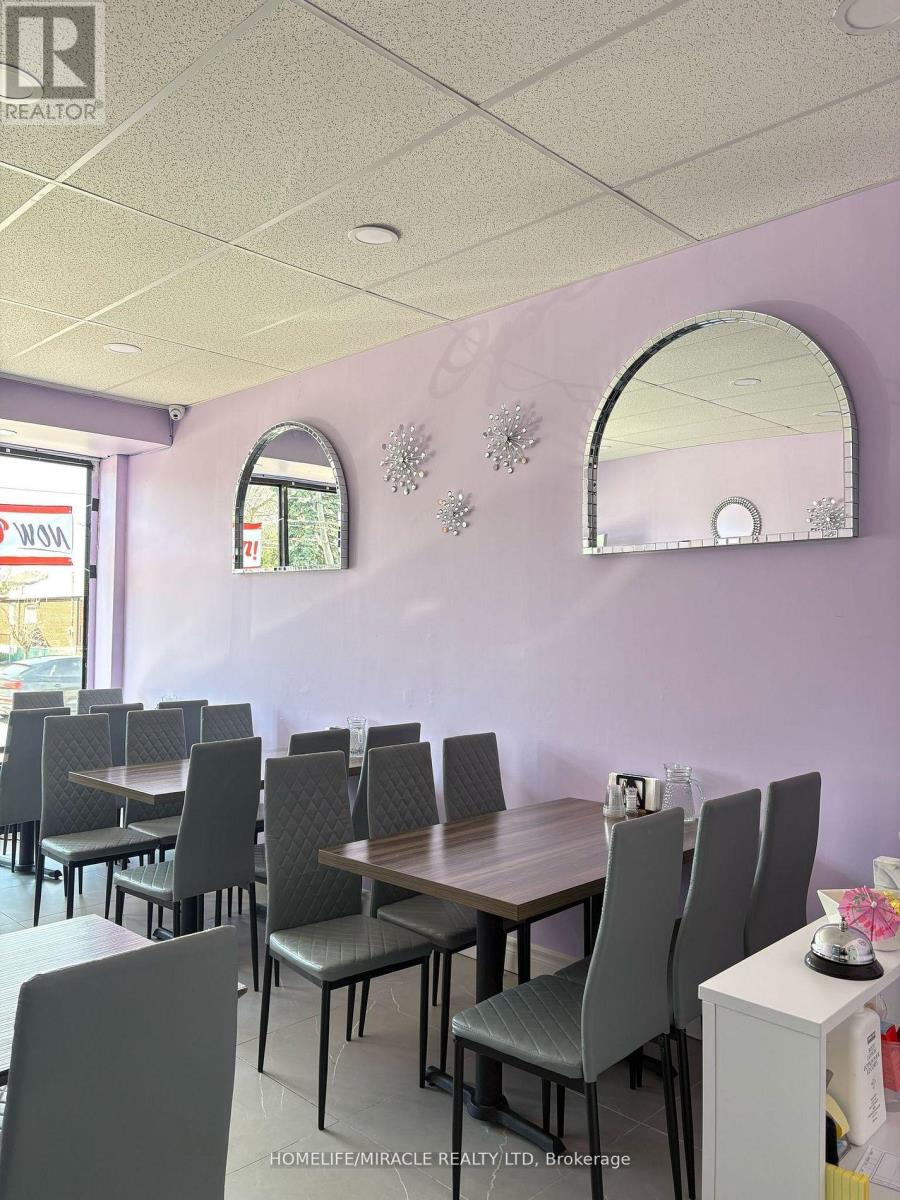 461 Pharmacy Avenue, Toronto, Ontario  M1L 3G7 - Photo 4 - E13662404