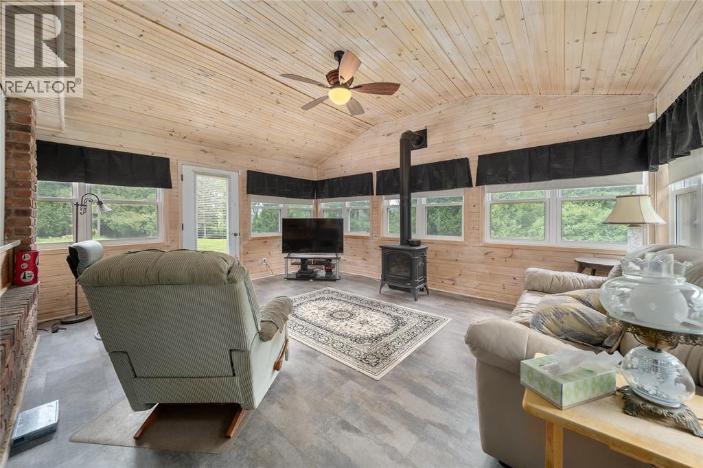 30622 Hungry Hollow Road, Lambton Shores, Ontario  N0M 1B0 - Photo 23 - 25023428