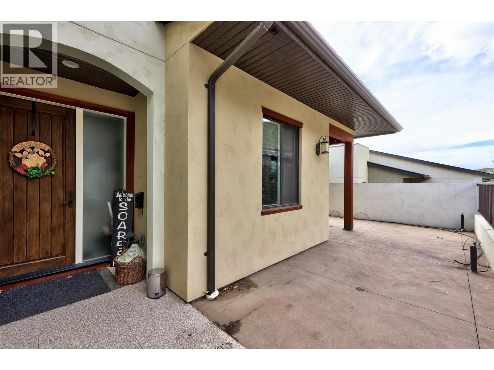 612 Belmonte Court, Kamloops, British Columbia  V2H 0C6 - Photo 4 - 10397311