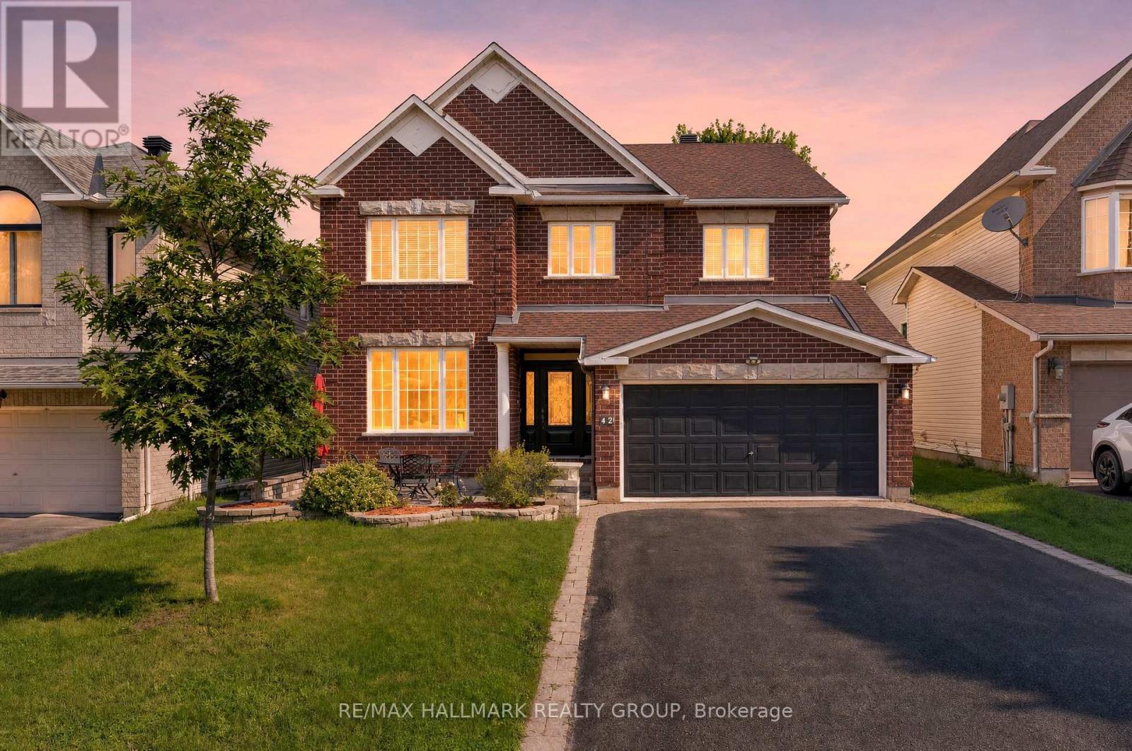 42 Glenrill Place S, Ottawa, Ontario  K2M 2T5 - Photo 1 - X13662232
