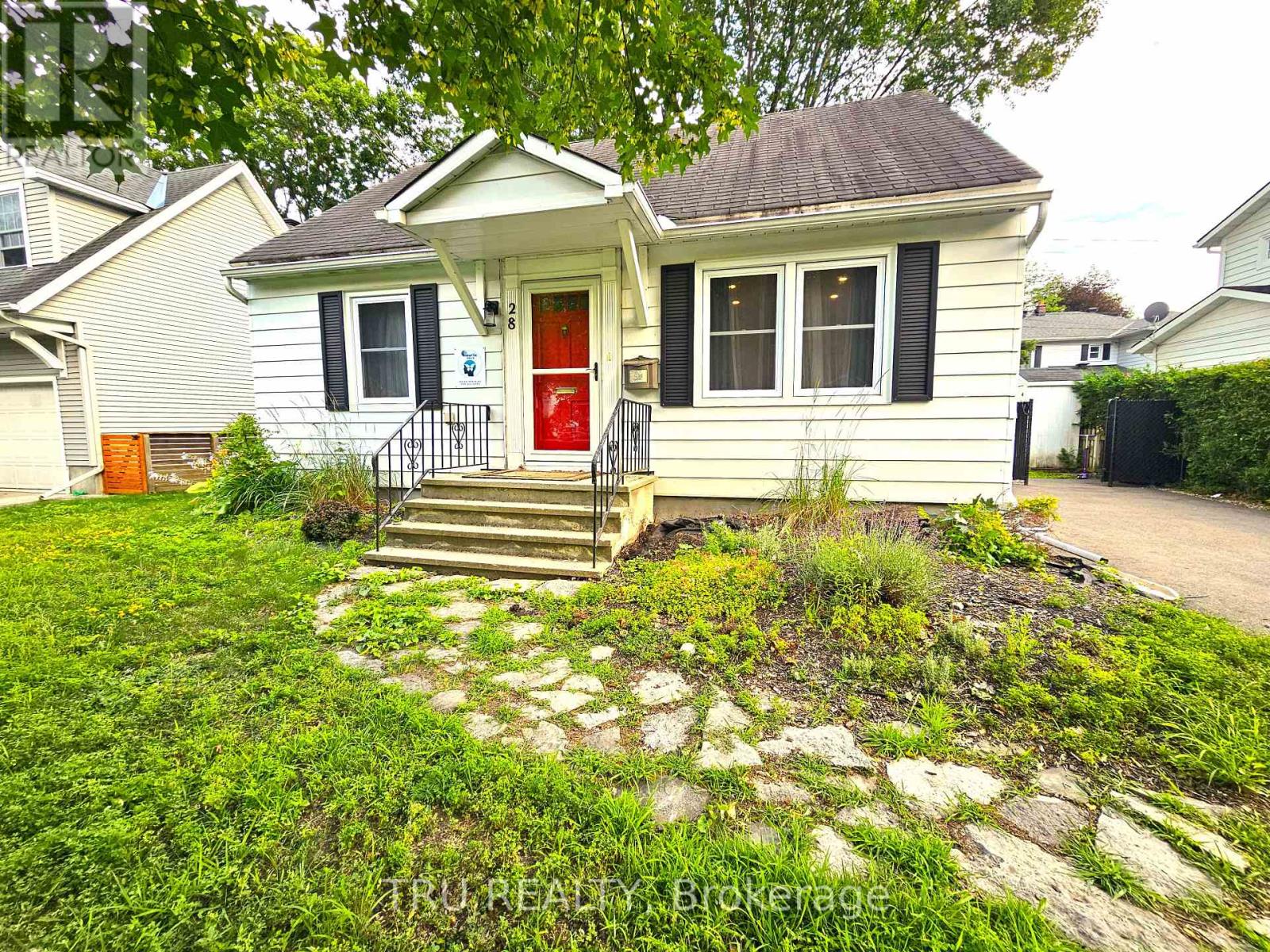28 Arundel Avenue, Ottawa, Ontario  K1K 0B6 - Photo 4 - X13662346
