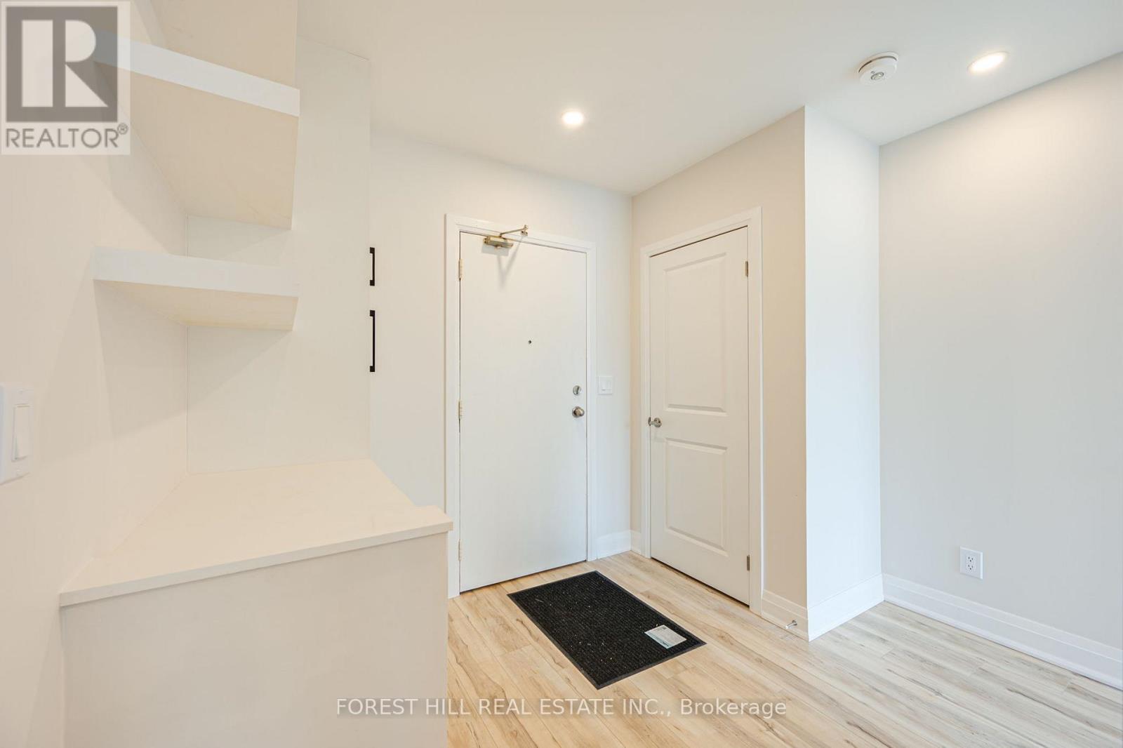 2 - 7725 Yonge Street, Markham, Ontario  L3T 2C4 - Photo 2 - N13662118