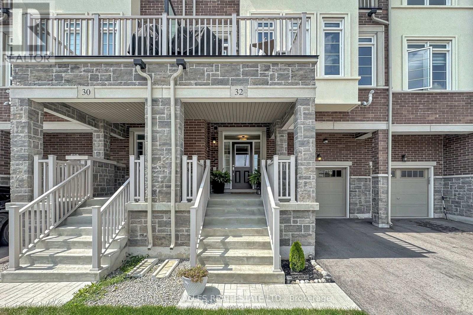 32 Mel Irving Drive, Bradford West Gwillimbury, Ontario  L3Z 4P1 - Photo 2 - N13662230
