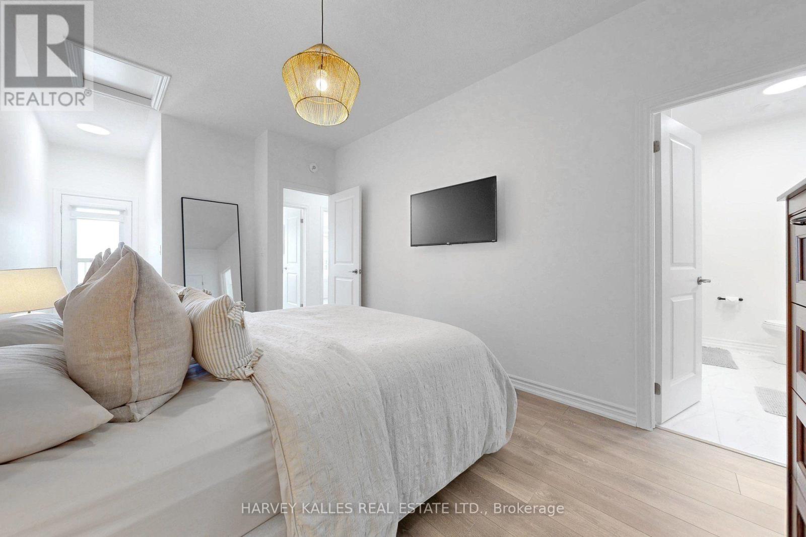 32 Mel Irving Drive, Bradford West Gwillimbury, Ontario  L3Z 4P1 - Photo 35 - N13662230