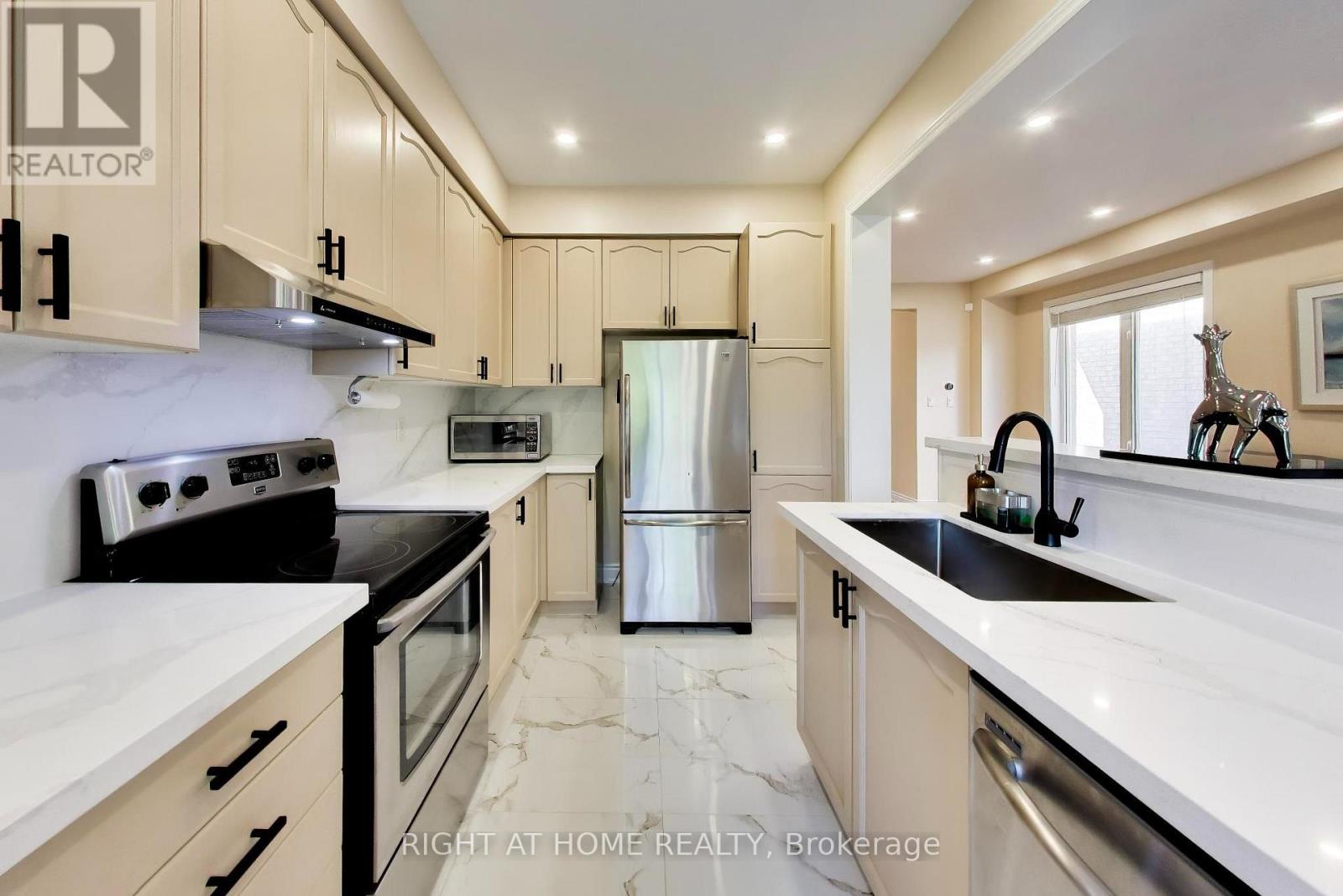 237 Terra Road, Vaughan, Ontario  L4L 3J4 - Photo 10 - N13662318