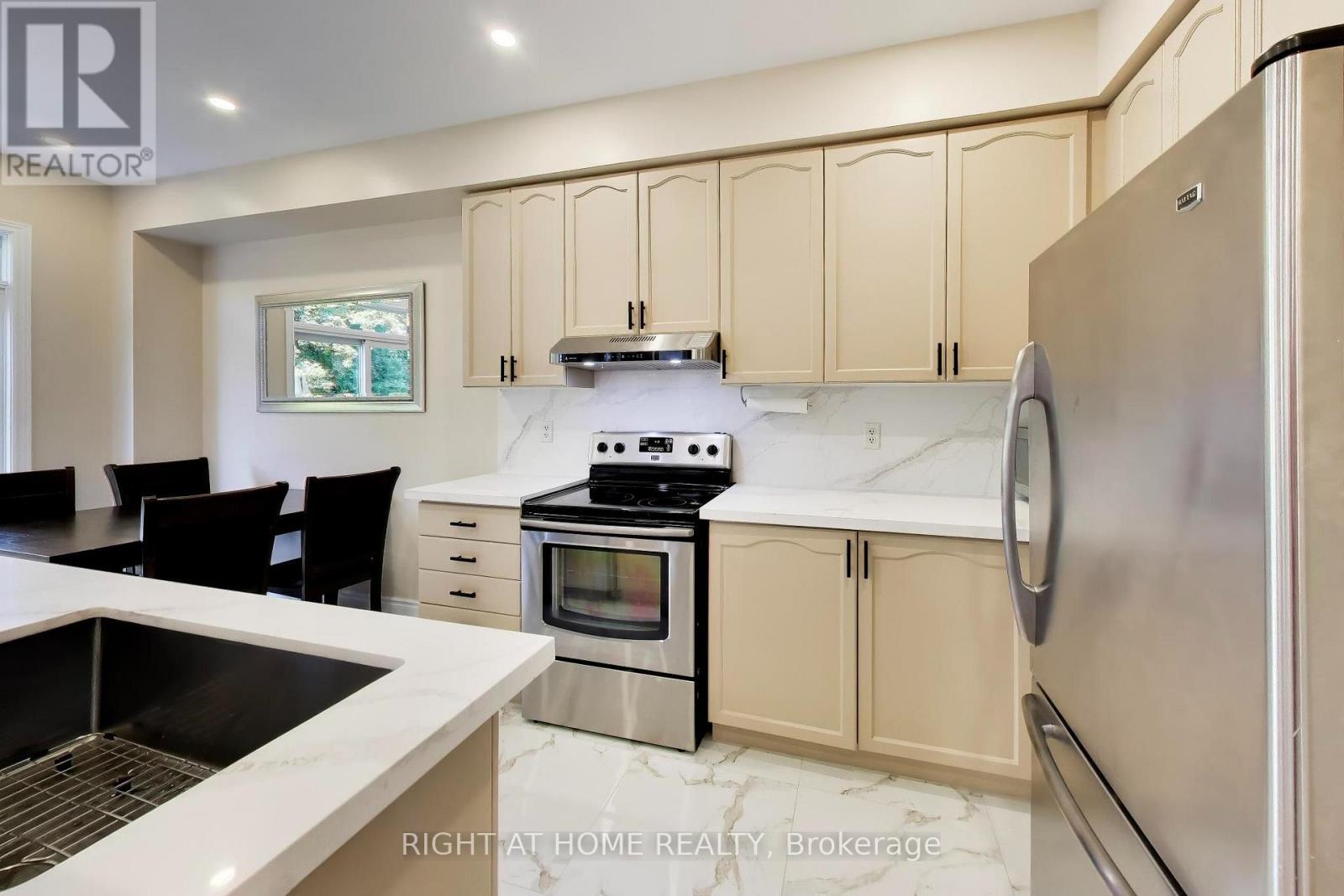 237 Terra Road, Vaughan, Ontario  L4L 3J4 - Photo 9 - N13662318
