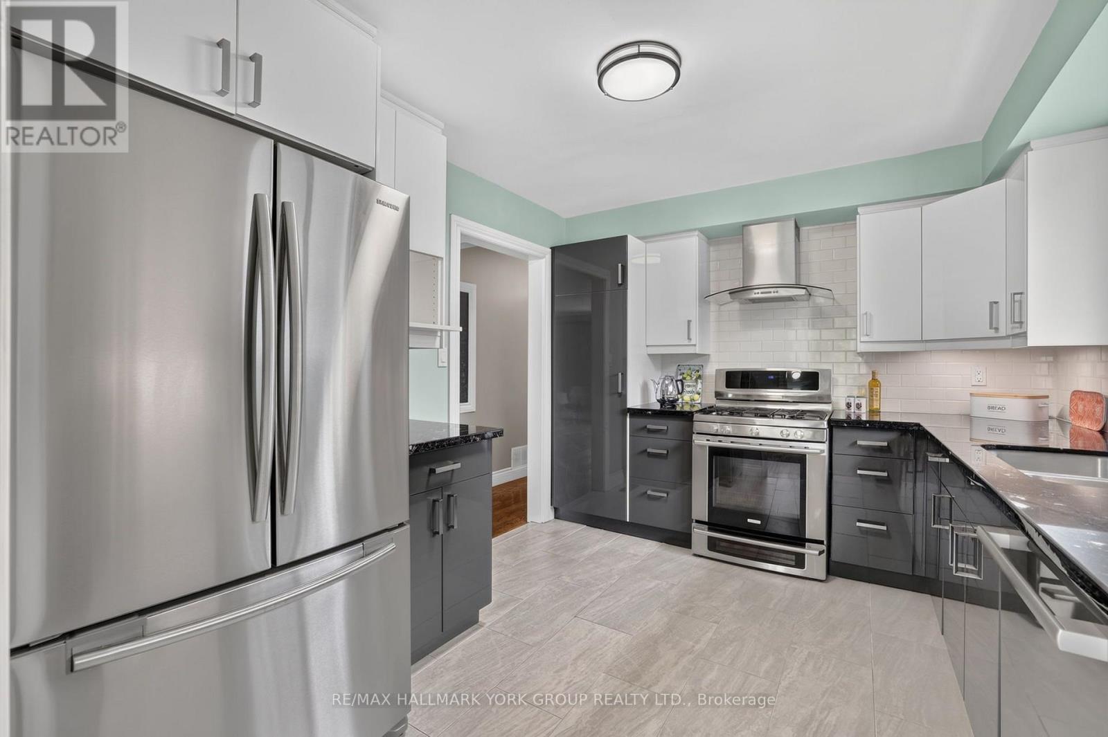 384 Glenrose Road, Newmarket, Ontario  L3Y 4M3 - Photo 12 - N13662322
