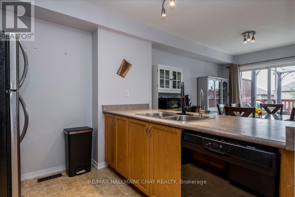 2194 Batters Loop, Innisfil, Ontario  L9S 0C8 - Photo 5 - N13662436
