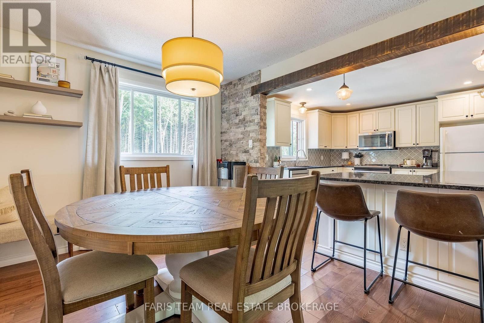 2358 Foxmead Road, Oro-Medonte, Ontario  L0K 1E0 - Photo 11 - S13662112
