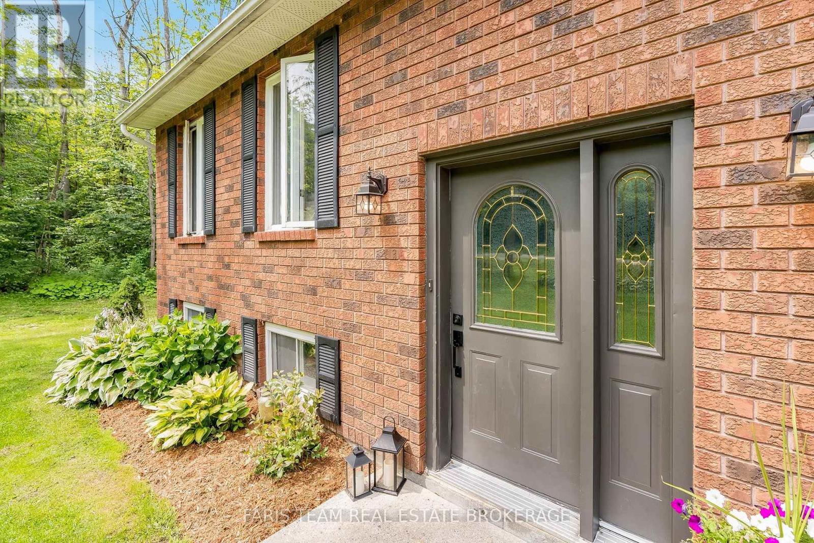 2358 Foxmead Road, Oro-Medonte, Ontario  L0K 1E0 - Photo 4 - S13662112