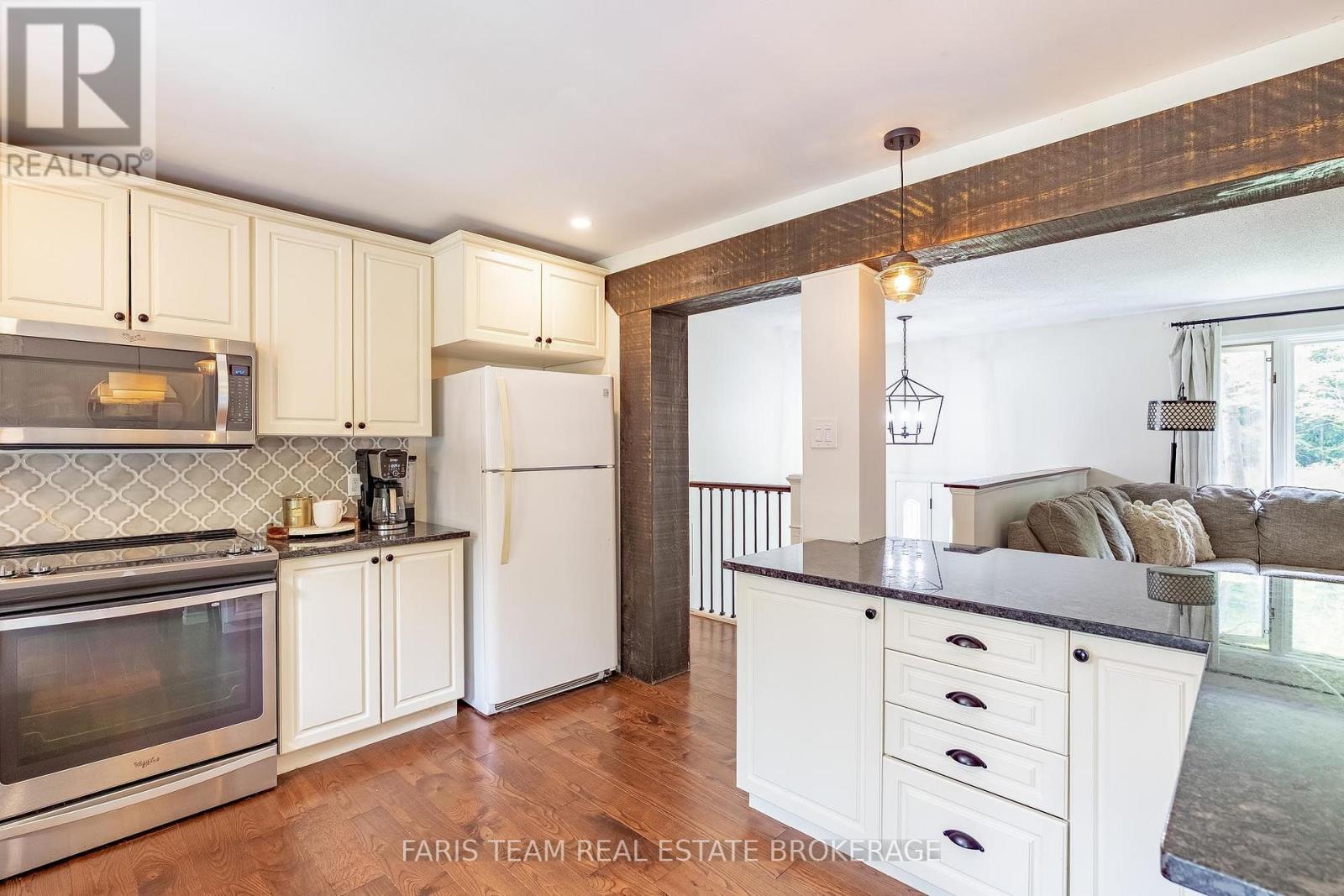 2358 Foxmead Road, Oro-Medonte, Ontario  L0K 1E0 - Photo 8 - S13662112