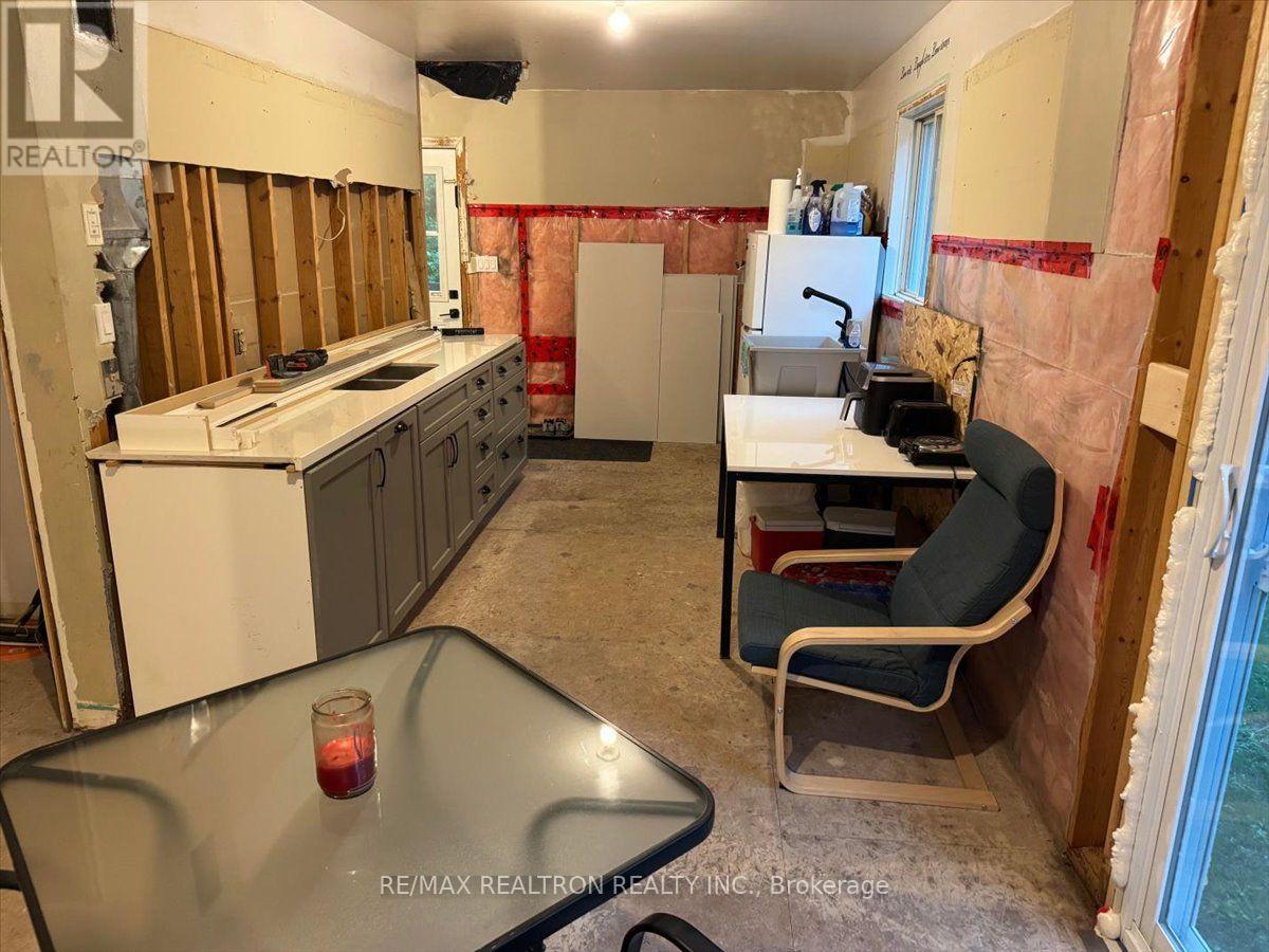 5840 Lowanda Lane, Ramara, Ontario  L0K 1W0 - Photo 4 - S13662336