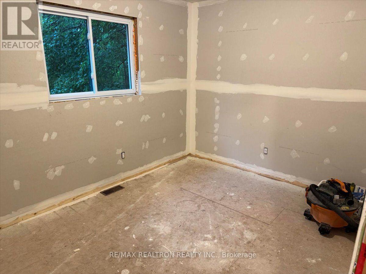 5840 Lowanda Lane, Ramara, Ontario  L0K 1W0 - Photo 6 - S13662336