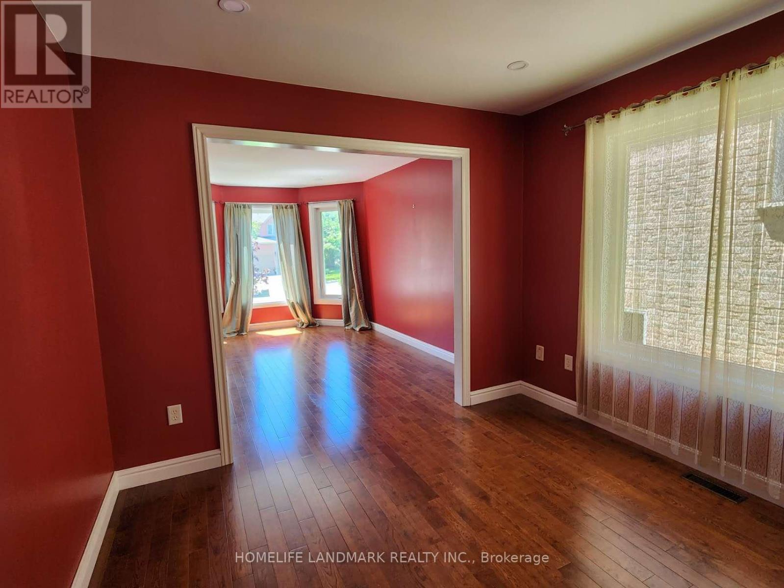 7 Meyer Avenue, Barrie (East Bayfield), Ontario L4M 6X2 - Photo 2 - S13662442