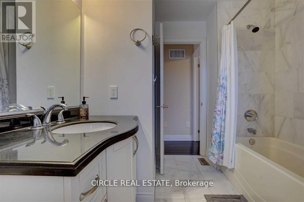 Upper Portion - 2971 Westoak Trails Boulevard, Oakville, Ontario  L6M 5E5 - Photo 16 - W13662186