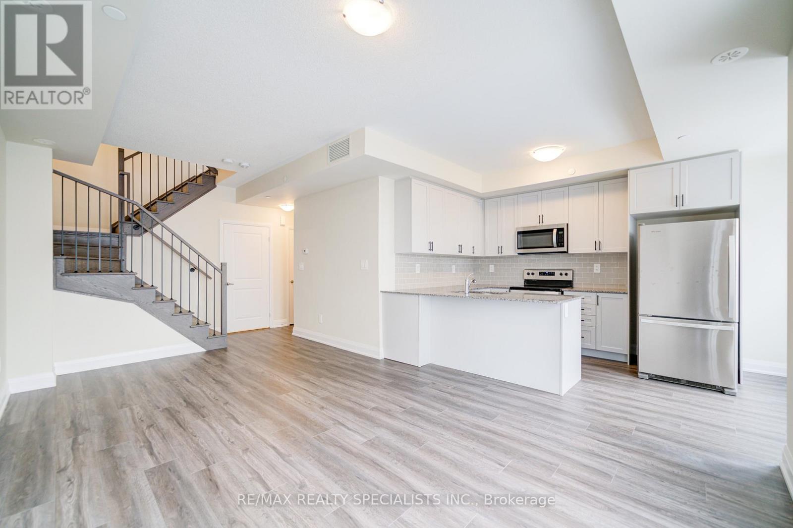 108 - 1573 Rose Way, Milton, Ontario  L9T 7E7 - Photo 11 - W13662192