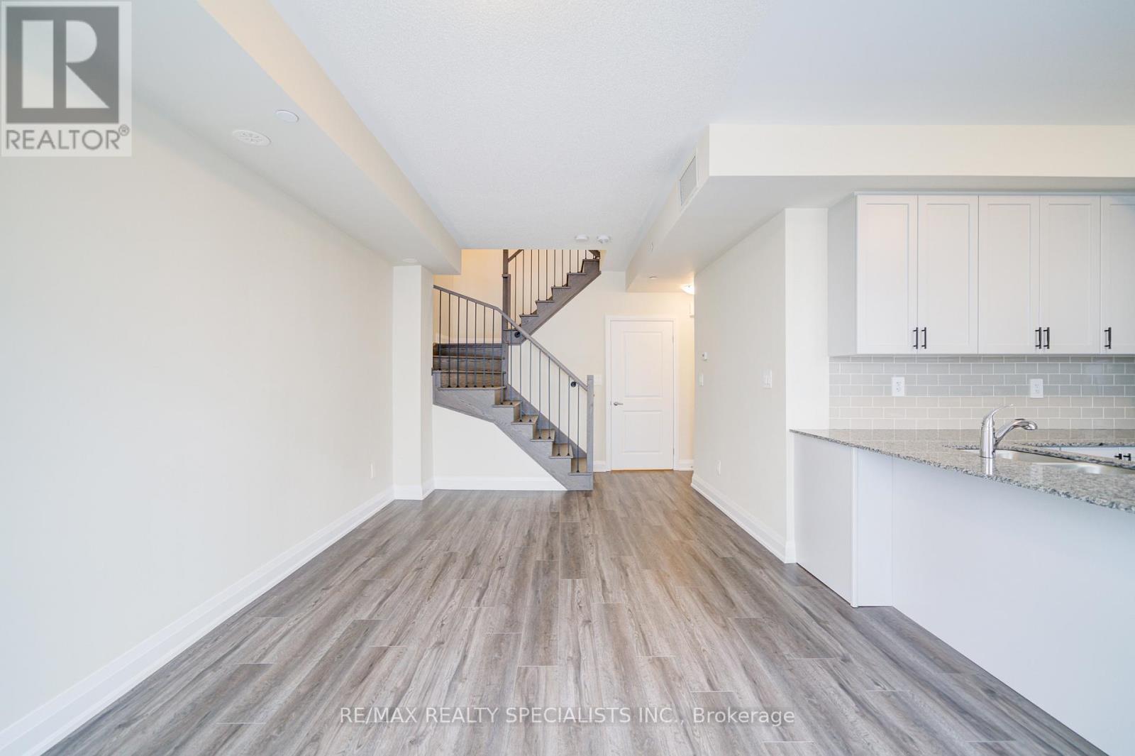 108 - 1573 Rose Way, Milton, Ontario  L9T 7E7 - Photo 13 - W13662192
