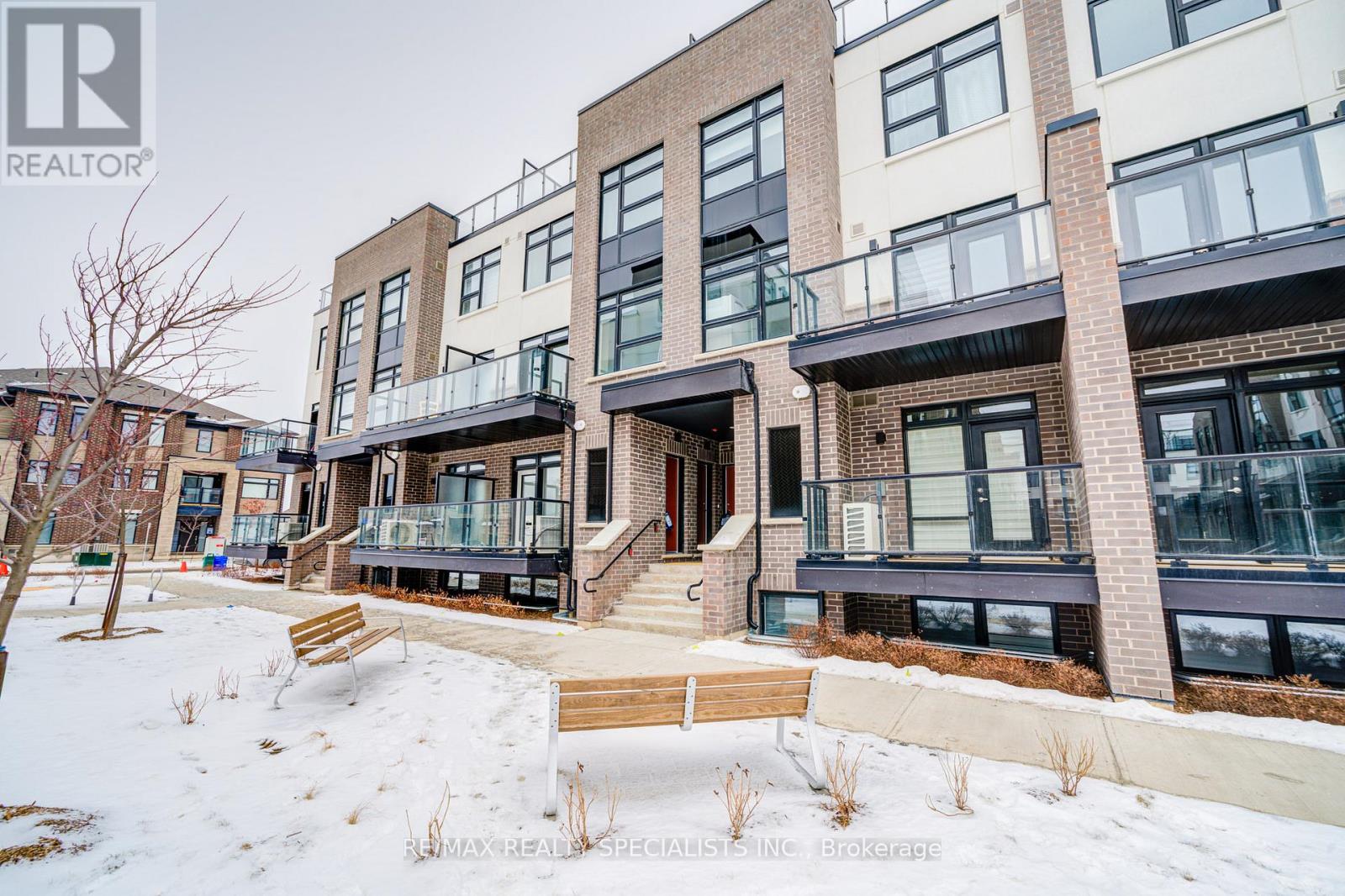 108 - 1573 Rose Way, Milton, Ontario  L9T 7E7 - Photo 4 - W13662192