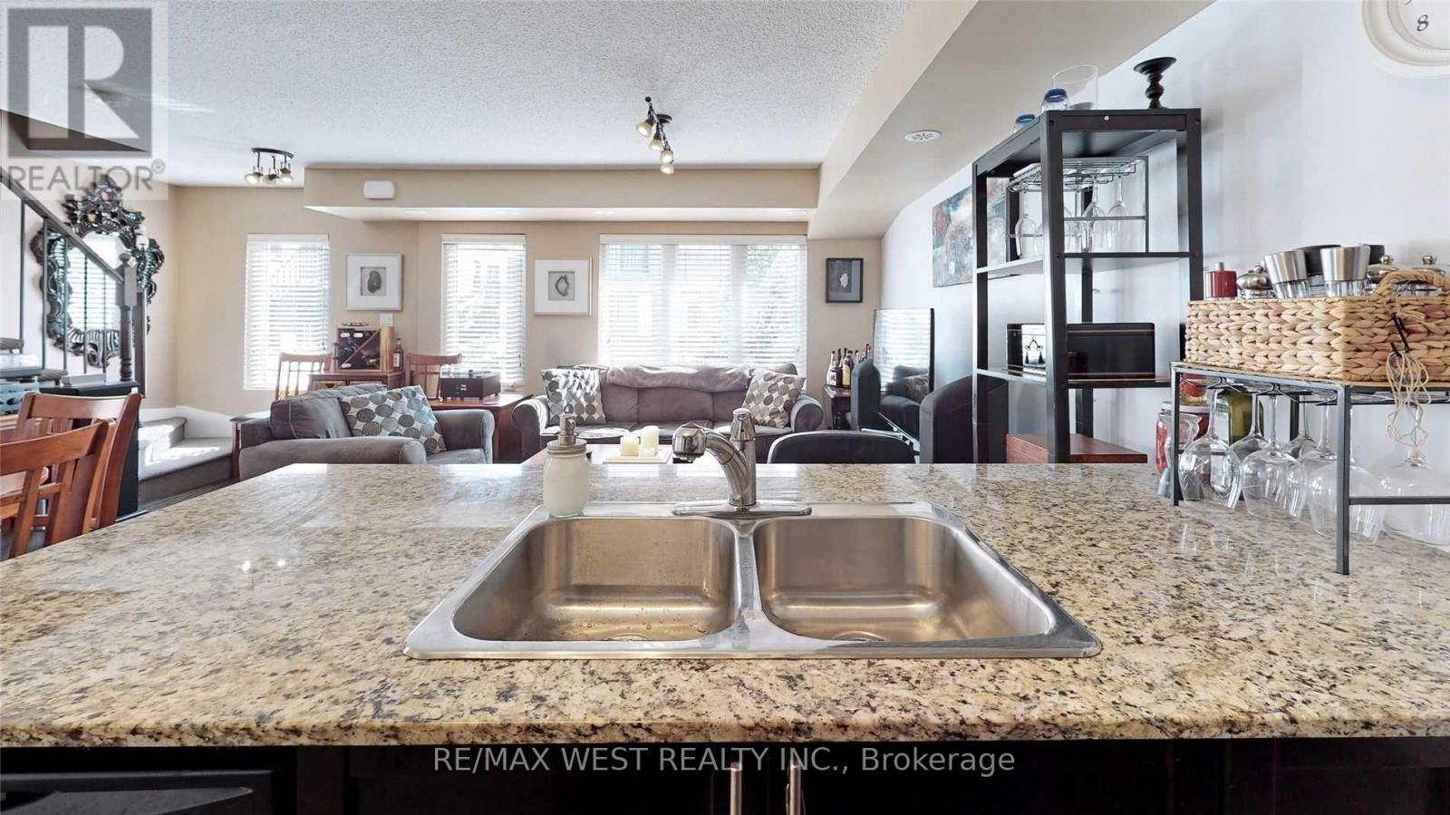 240 - 10 Foundry Avenue, Toronto, Ontario  M6H 0A6 - Photo 17 - W13662216