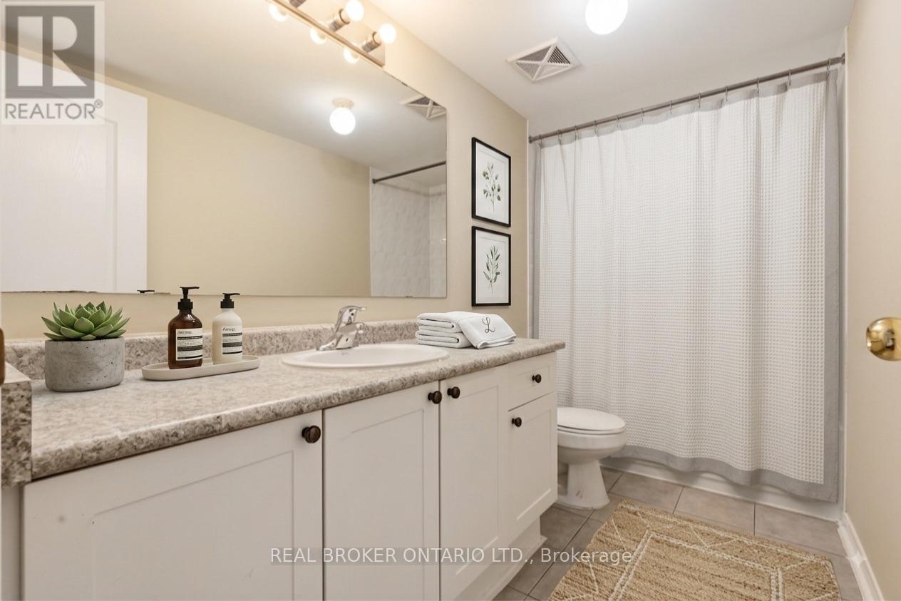 3985 Eglinton Avenue W, Mississauga, Ontario  L5M 0E5 - Photo 6 - W13662274