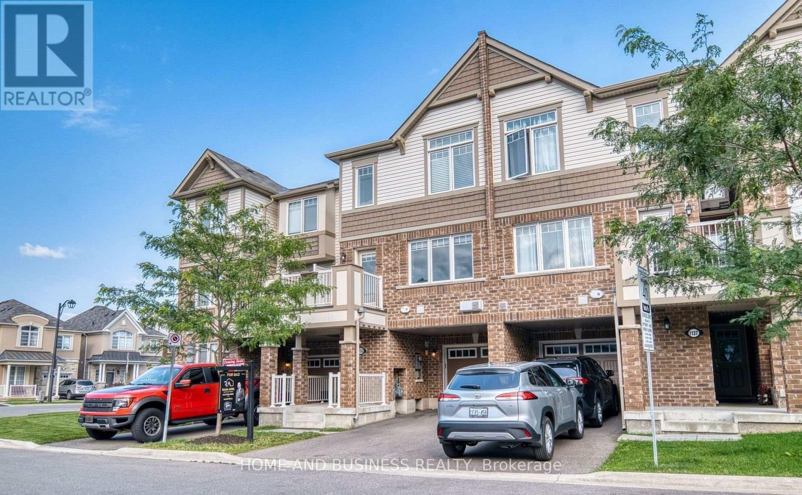 1135 Duignan Crescent, Milton, Ontario  L9E 1C3 - Photo 2 - W13662330