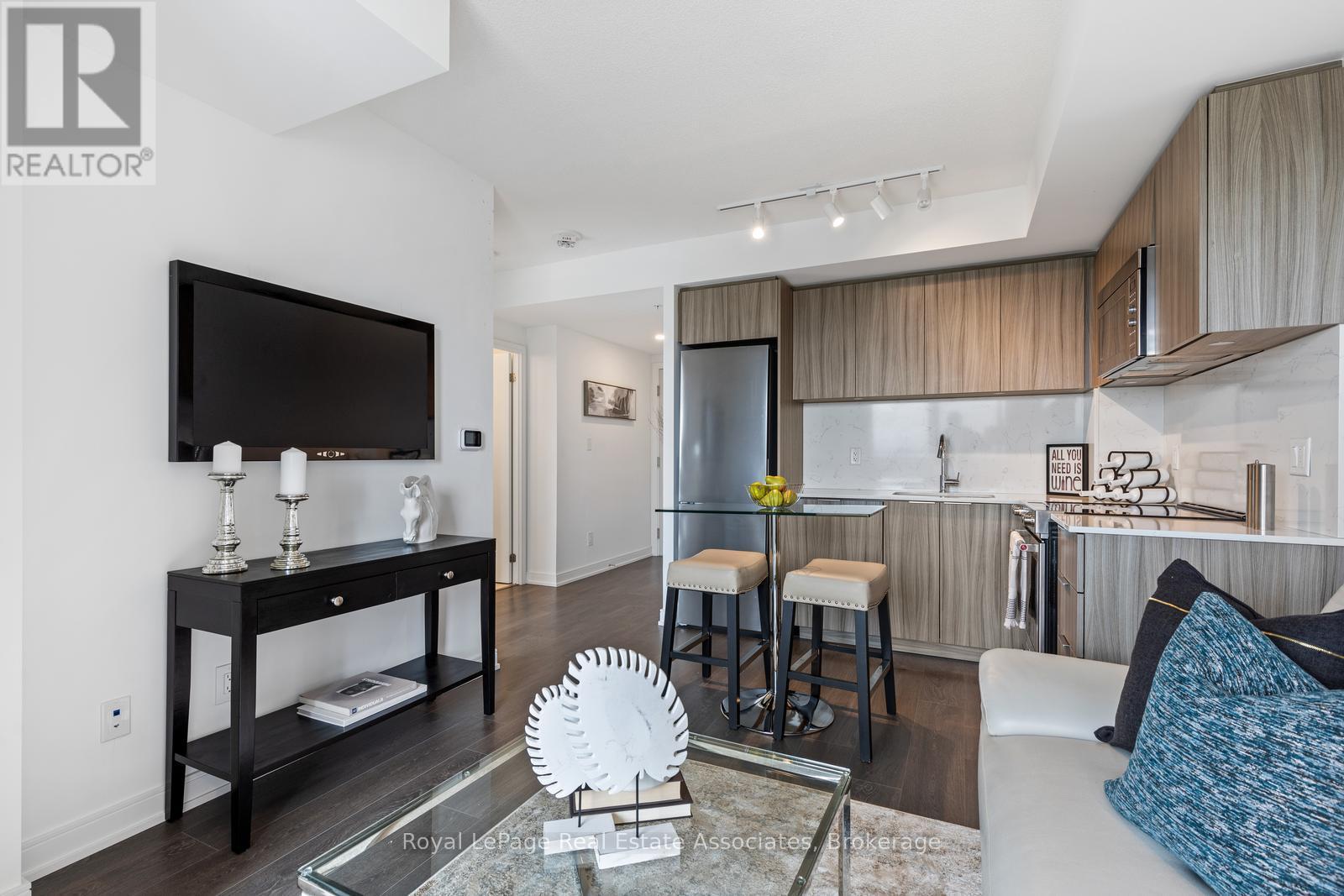 1403 - 30 Samuel Wood Way, Toronto, Ontario  M9B 0C9 - Photo 5 - W13662422