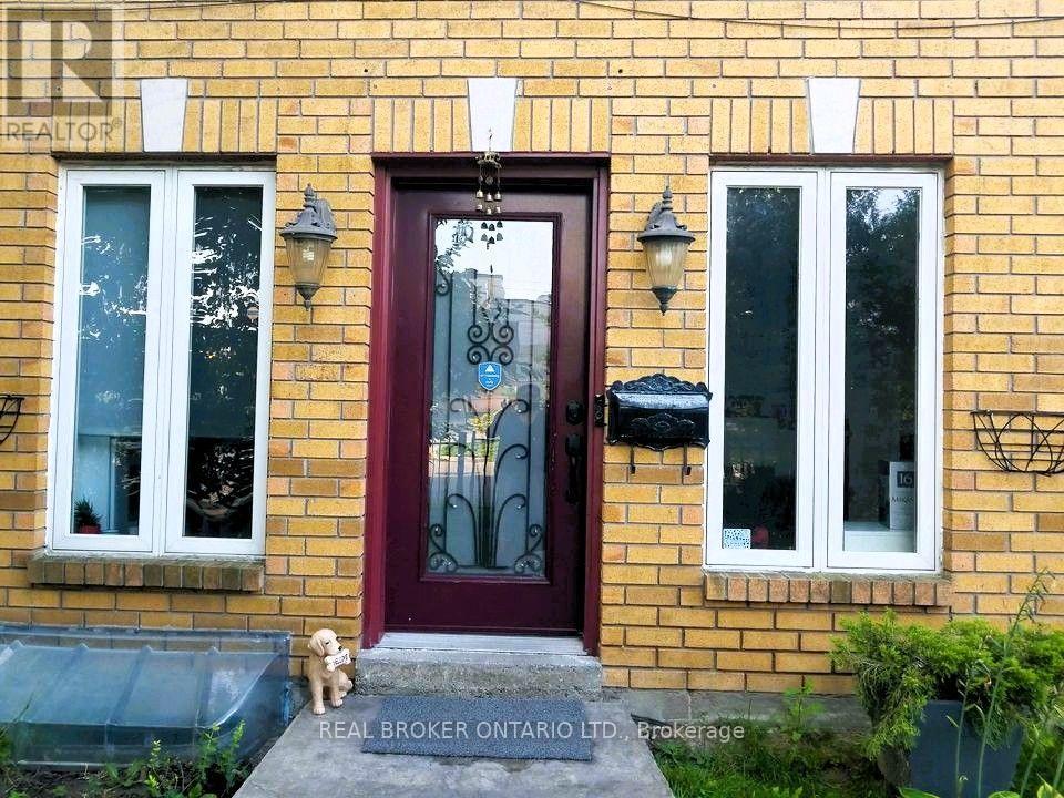 SIDE - 256 THE KINGSWAY ROAD, Toronto, Ontario