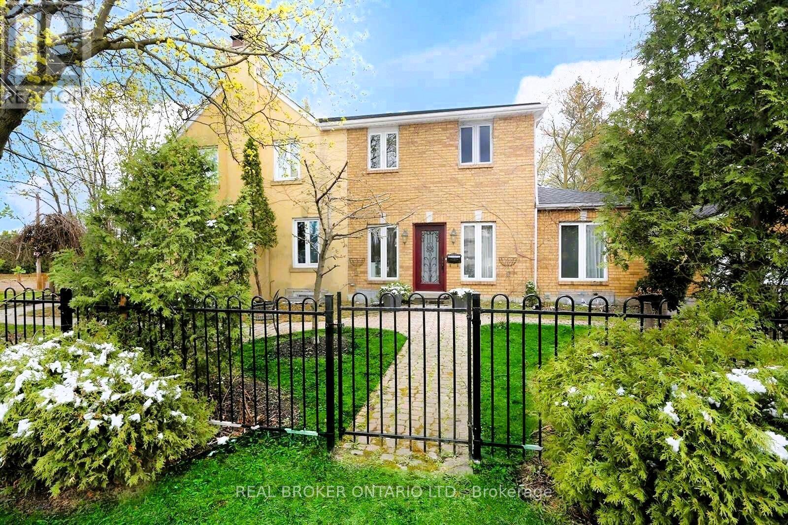 Side - 256 The Kingsway Road, Toronto, Ontario  M9A 3T5 - Photo 11 - W13662424