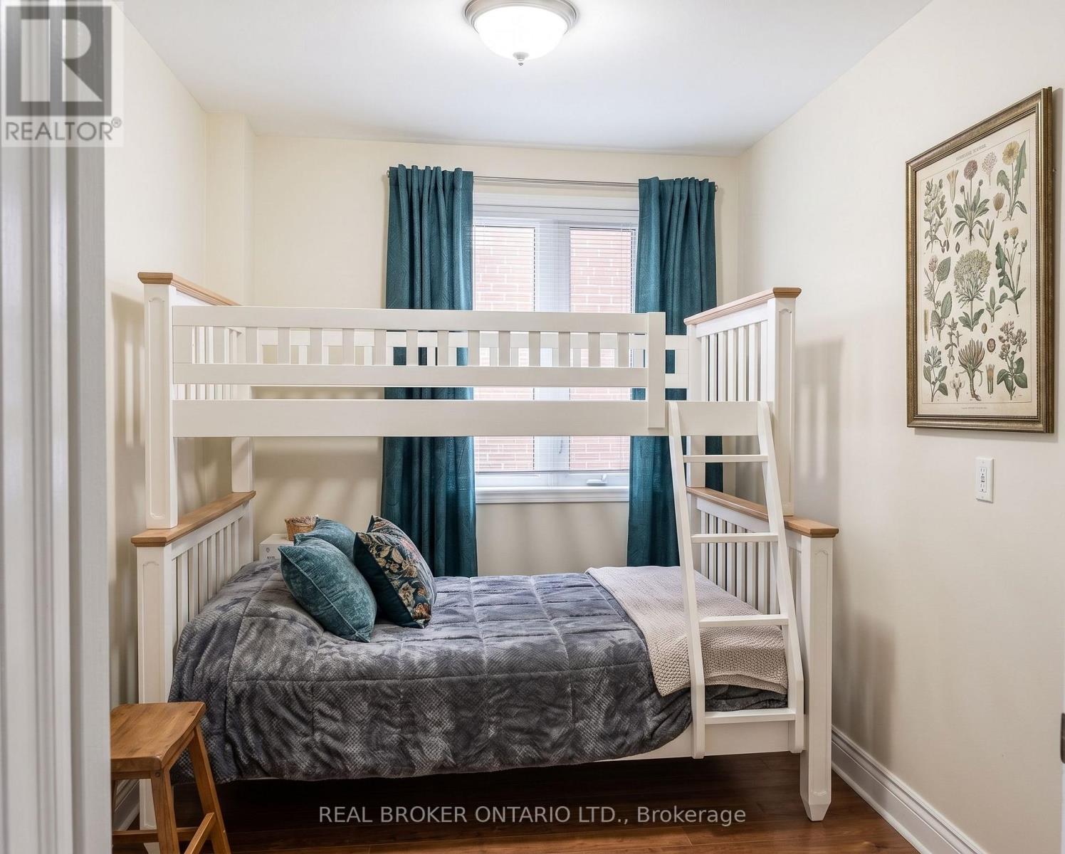 Side - 256 The Kingsway Road, Toronto, Ontario  M9A 3T5 - Photo 7 - W13662424