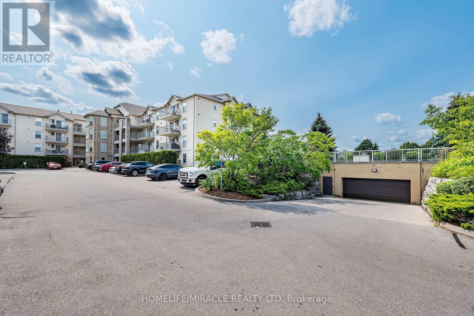 305 - 1490 Bishops Gate, Oakville, Ontario  L6M 4N3 - Photo 2 - W13662440