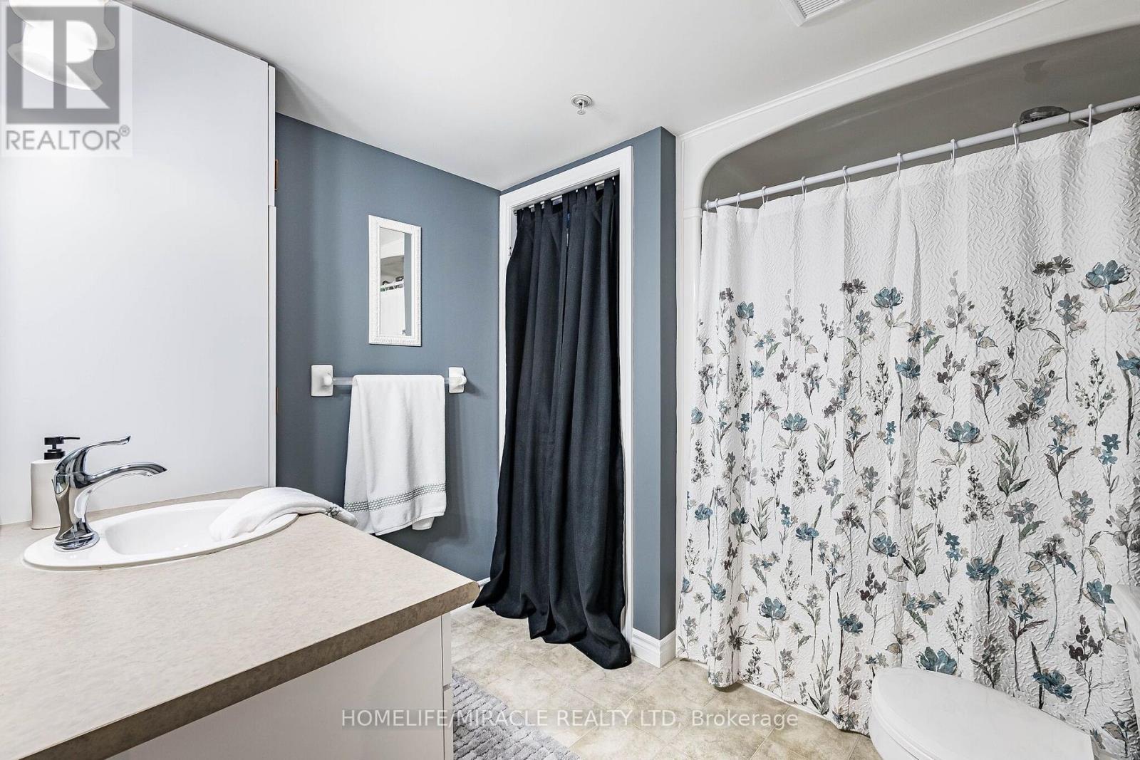 305 - 1490 Bishops Gate, Oakville, Ontario  L6M 4N3 - Photo 24 - W13662440