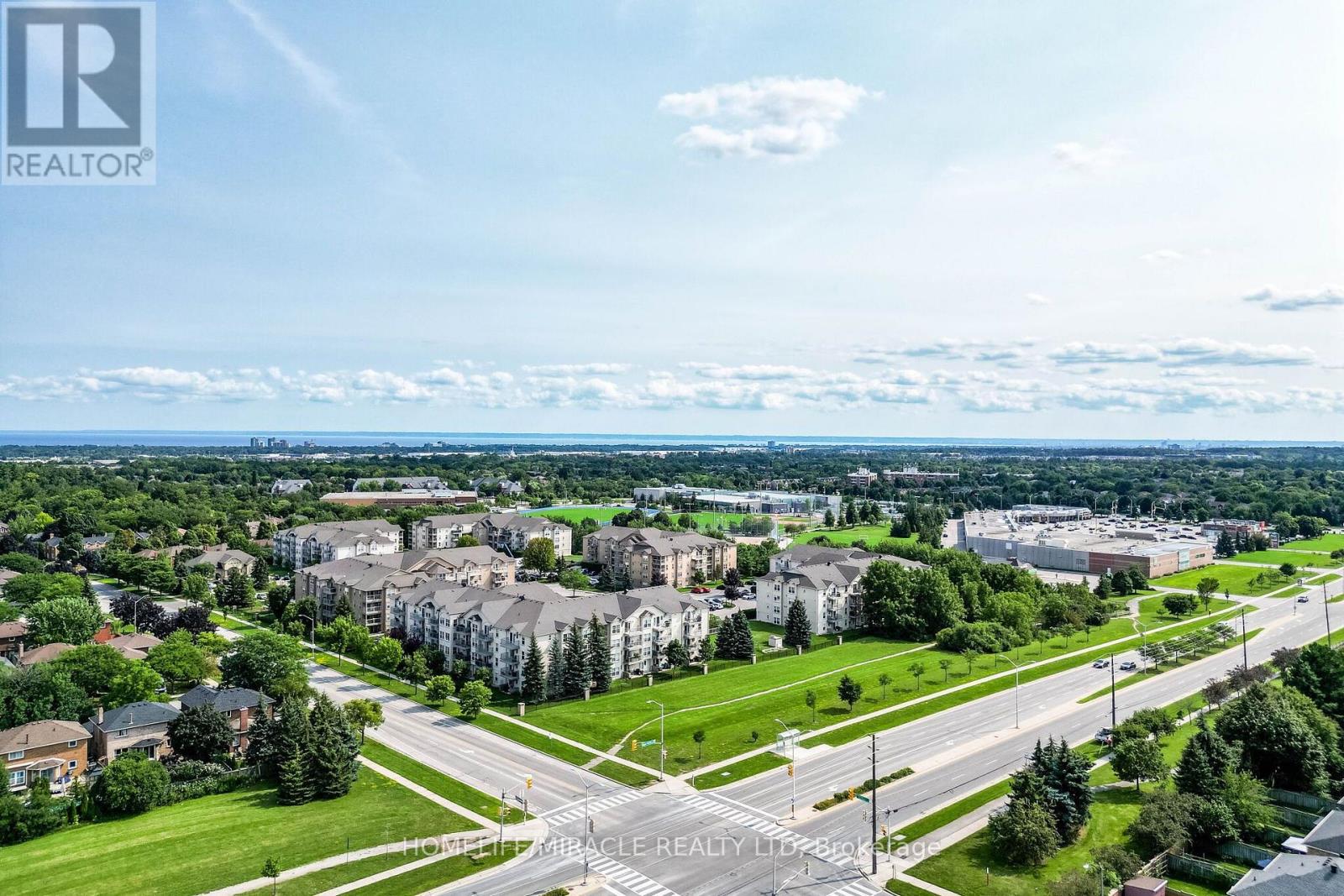 305 - 1490 Bishops Gate, Oakville, Ontario  L6M 4N3 - Photo 4 - W13662440