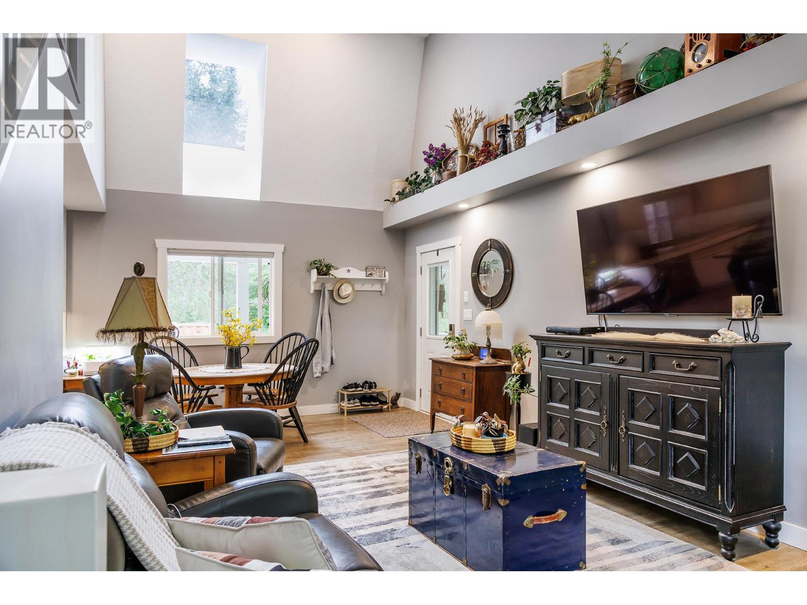 12310 Greystokes Road, Kelowna, British Columbia  V1X 3C8 - Photo 4 - 10391632