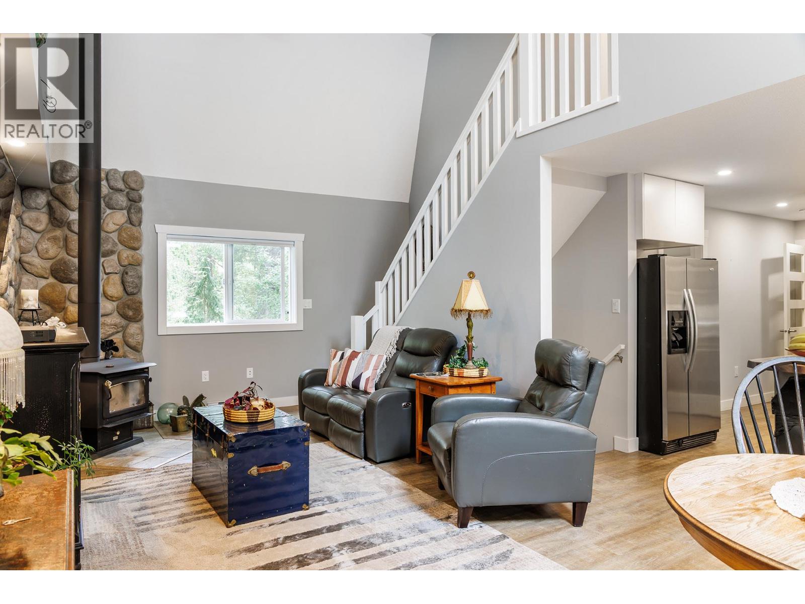 12310 Greystokes Road, Kelowna, British Columbia  V1X 3C8 - Photo 3 - 10391632