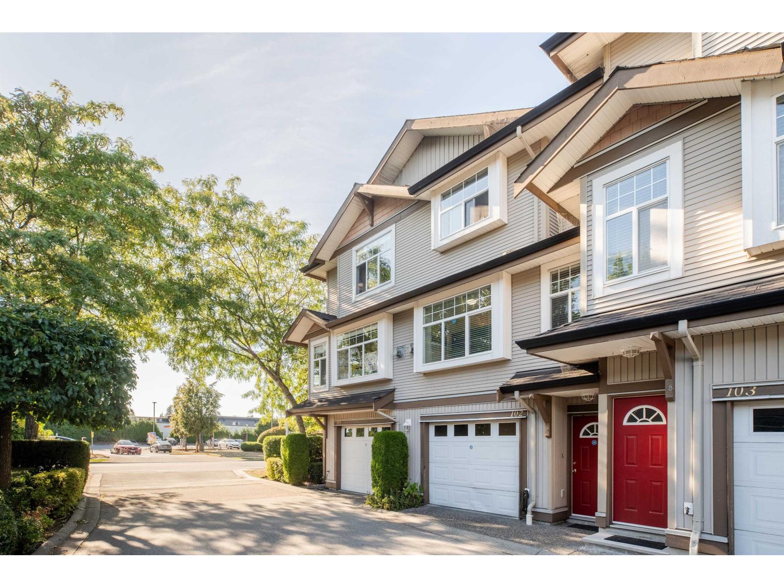 102 9580 Prince Charles Boulevard, Surrey, British Columbia  V3V 1S6 - Photo 1 - R3154610