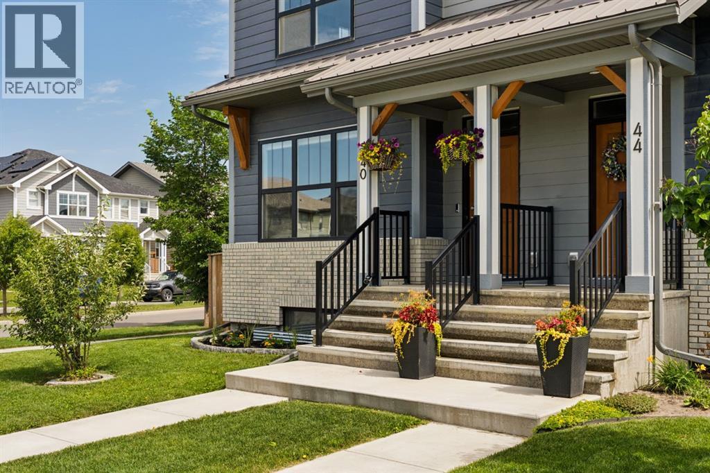 40 Magnolia Parade SE, Calgary, Alberta  T3M 3E5 - Photo 4 - A2330280