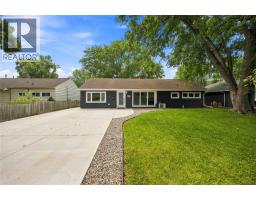 887 MCCAW STREET, Sarnia, Ontario