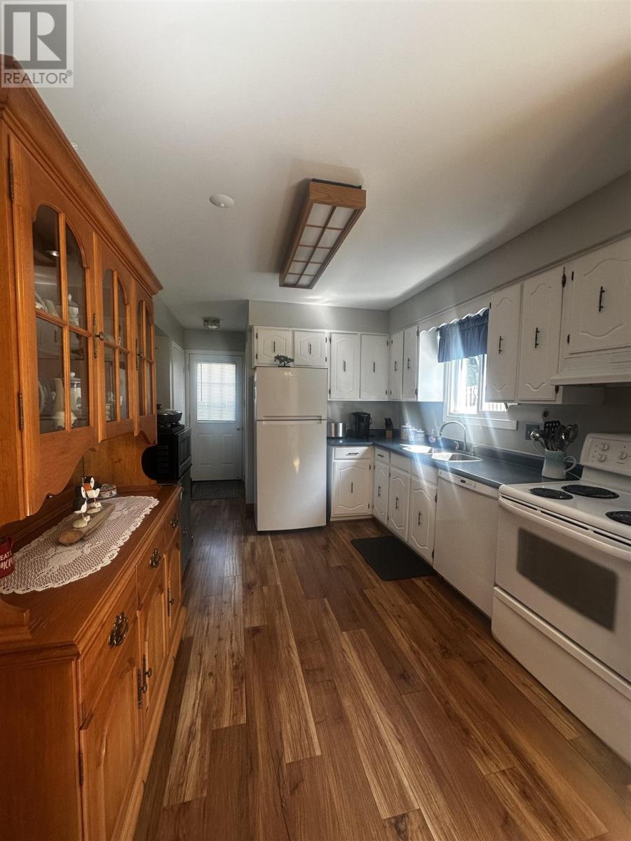 223a Ottawa Ave, Elliot Lake, Ontario  P5A 2N1 - Photo 4 - SM262094