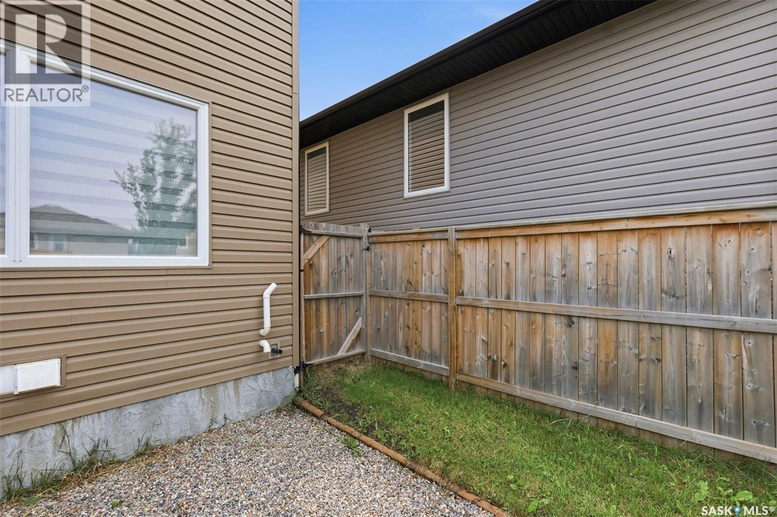 150 Henick Crescent, Saskatoon, Saskatchewan  S7R 0J9 - Photo 29 - SK045246