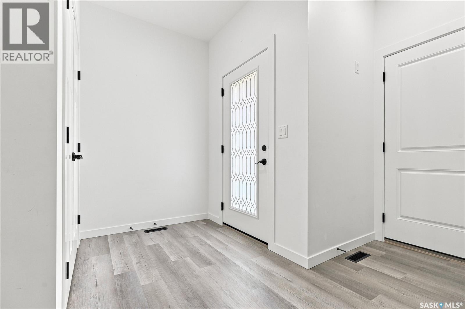 530 Taskamanwa Street, Saskatoon, Saskatchewan  S7V 1P8 - Photo 3 - SK044592