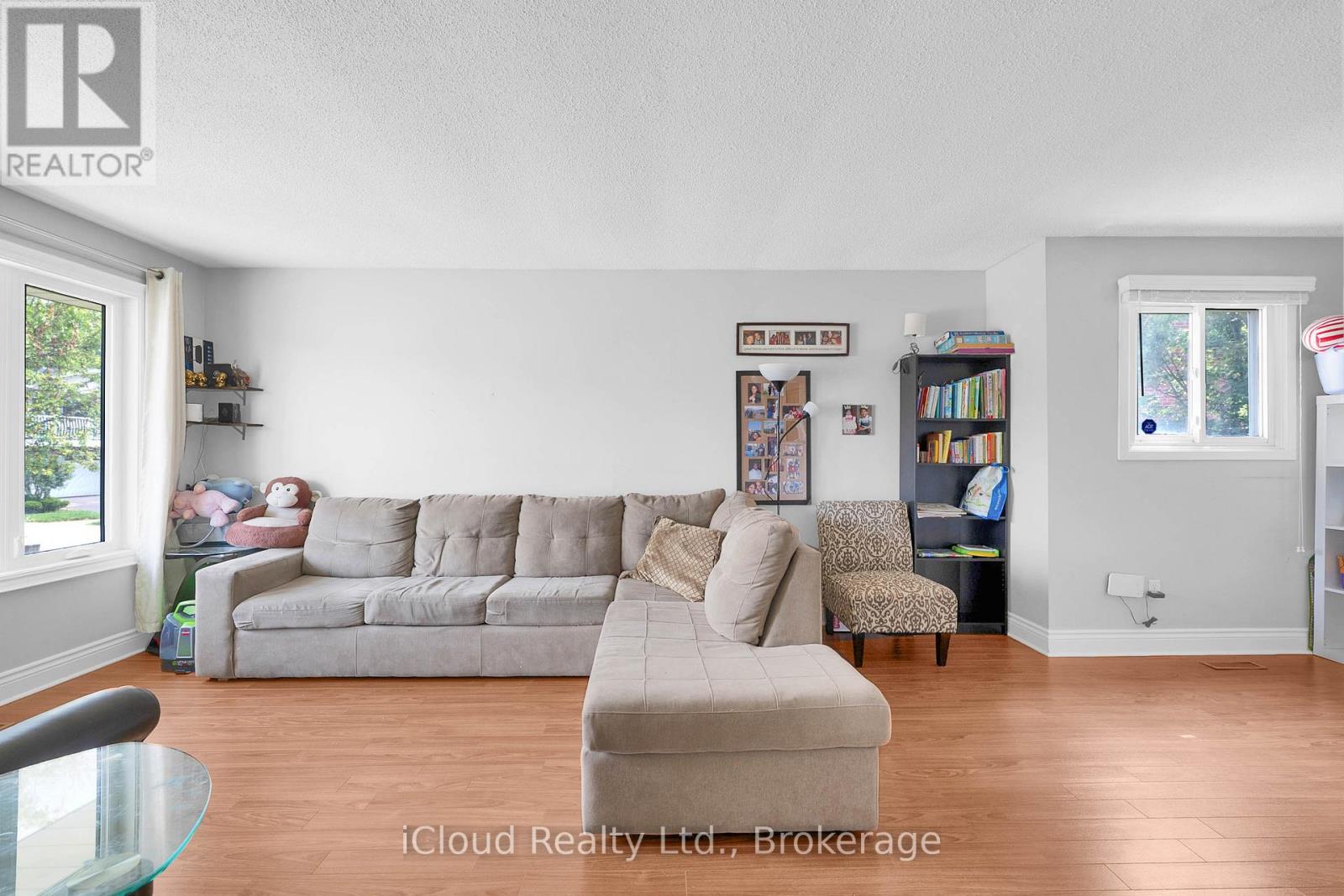 83 Fairglen Avenue, Brampton, Ontario  L6X 1K7 - Photo 4 - W13659962