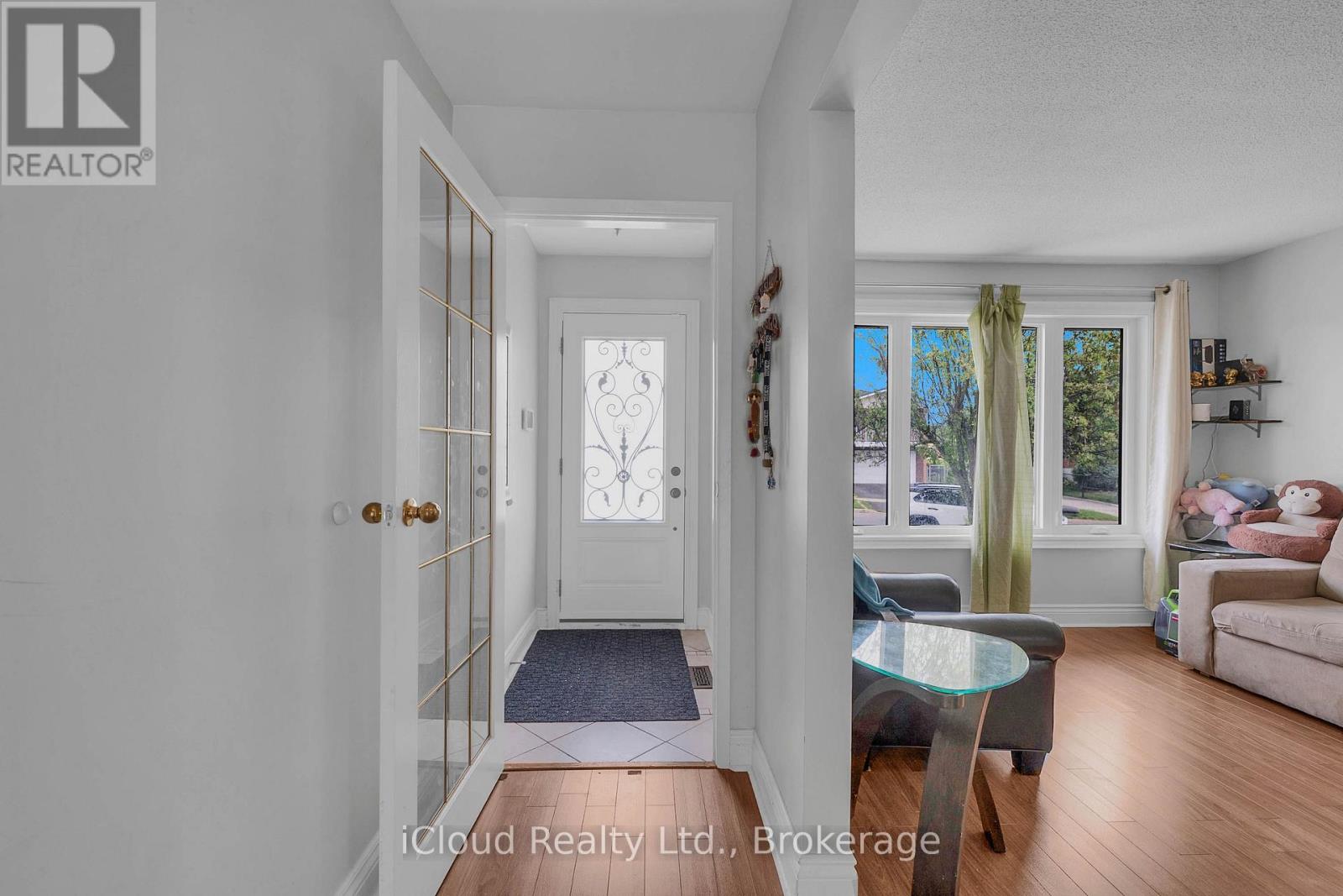 83 Fairglen Avenue, Brampton, Ontario  L6X 1K7 - Photo 2 - W13659962
