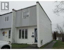 <div class="price">$105,000</div> 2 O'neil Avenue<br>Grand Falls Windsor, Newfoundland & Labrador<br><div class='bed_bath'>3 Bed | 1 Bath</div>