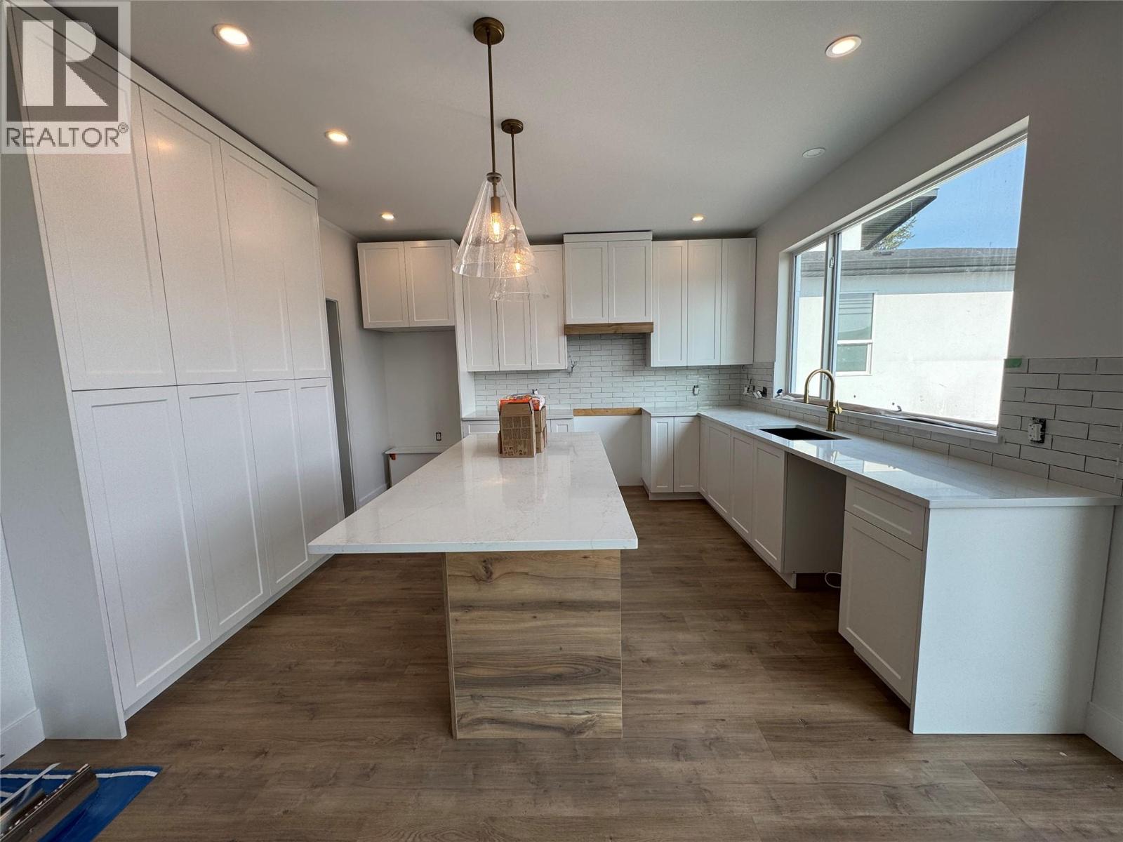 2170 Galore Crescent, Kamloops, British Columbia  V2E 0E4 - Photo 4 - 10376814
