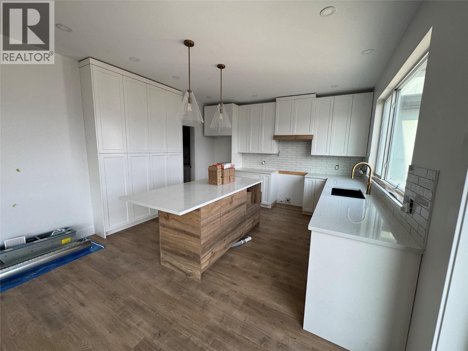 2170 Galore Crescent, Kamloops, British Columbia  V2E 0E4 - Photo 3 - 10376814