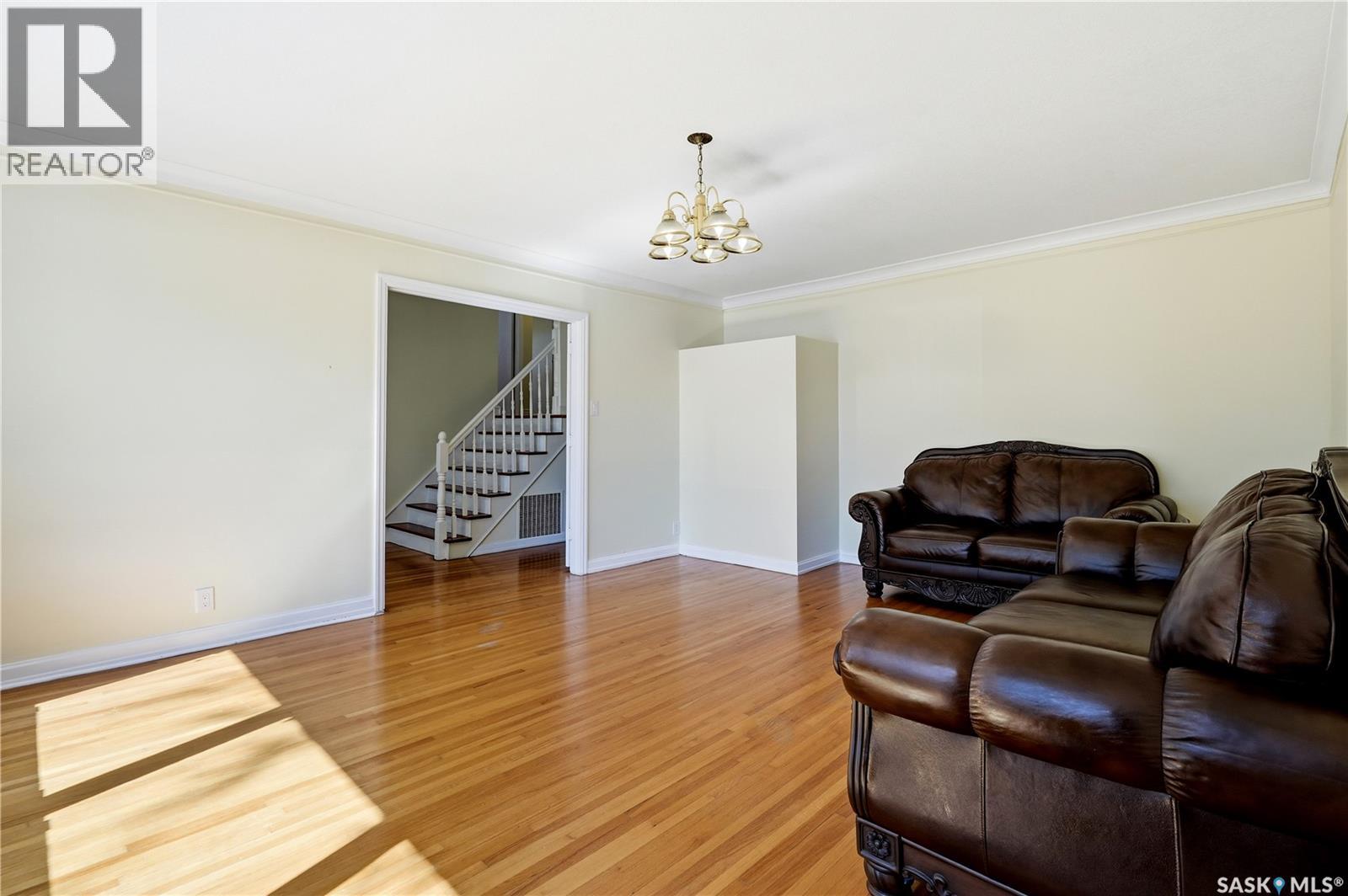 49 Scott Street, Regina, Saskatchewan  S4S 4A1 - Photo 9 - SK038939
